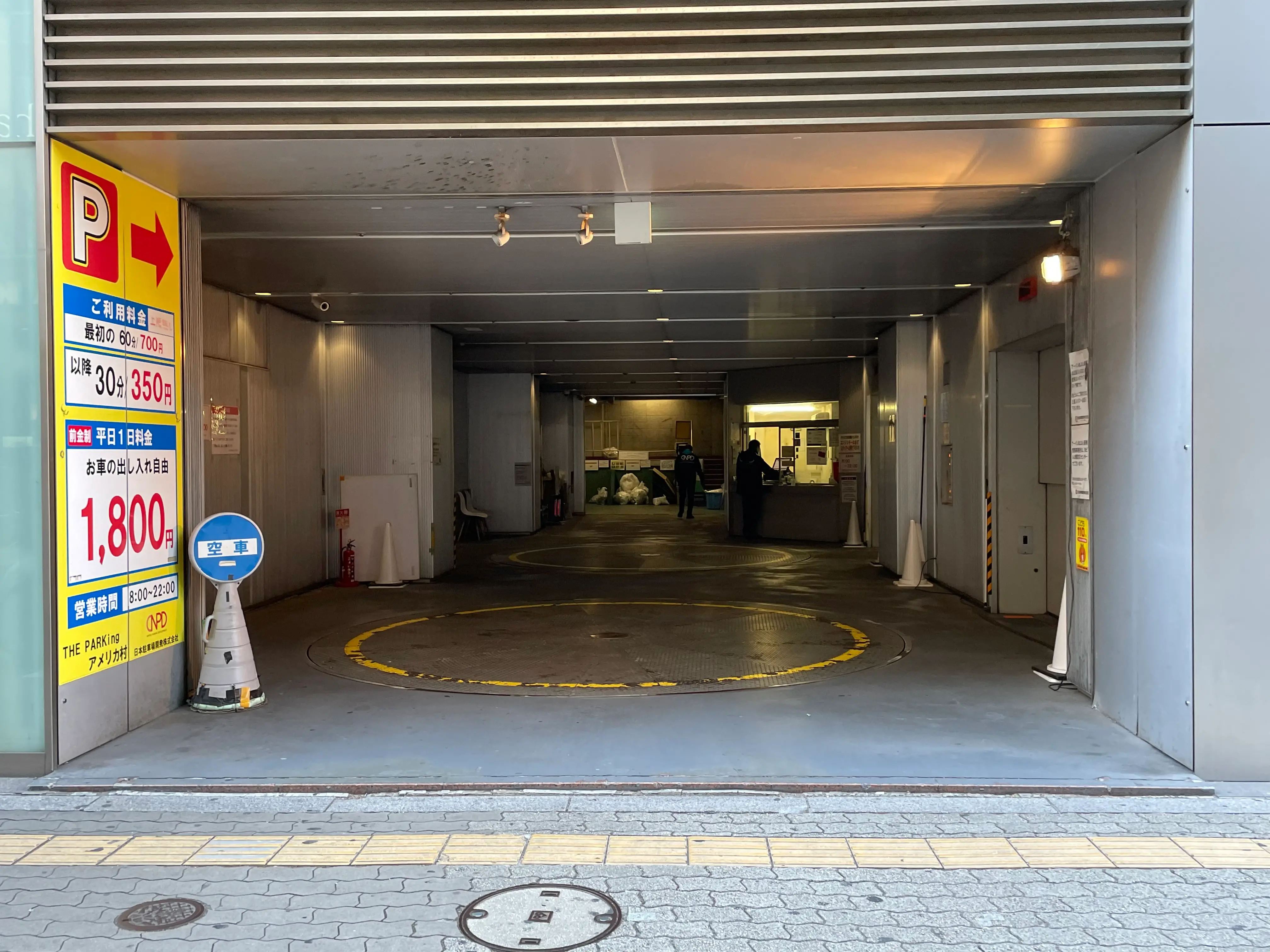 ★手数料０円★西心斎橋１丁目5(屋内・機械) 月極駐車場